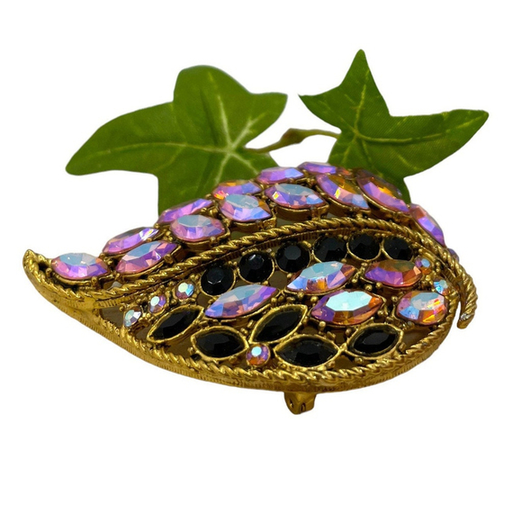 American Vintage Jewelry - Vintage 60s Hollycraft Leaf Rhinestone 
Paisley Aurora Brooch